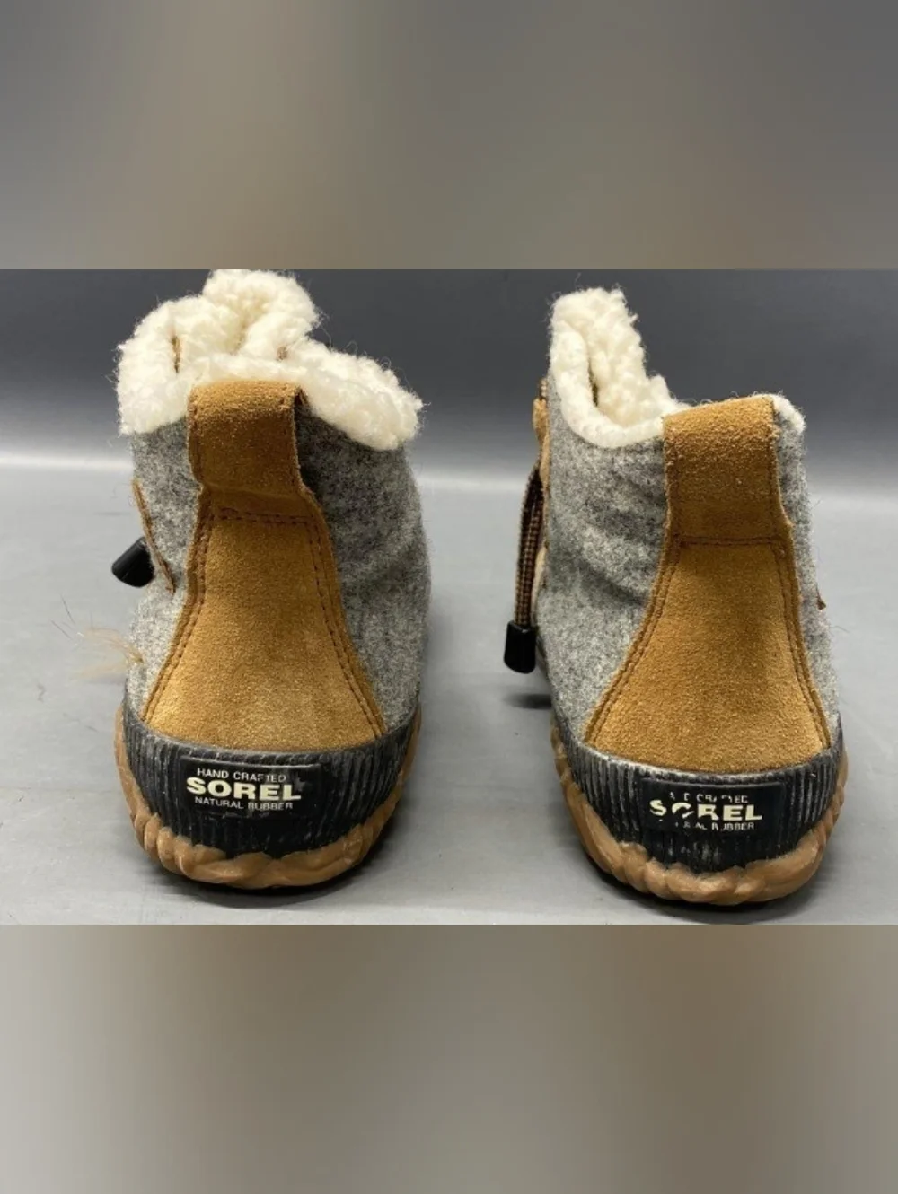 Sorel Youth Unisex Out N About Plus Boots Size 6 Used Excellent